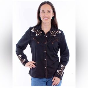 GIFTABLE Scully Women's Embroidered Pearl Snap Shirt